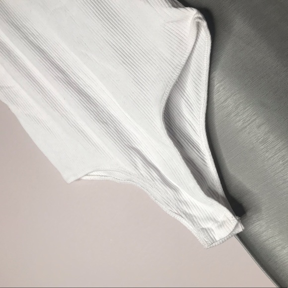 Brand New Fashion Nova Halter Bodysuit - Picture 3 of 4